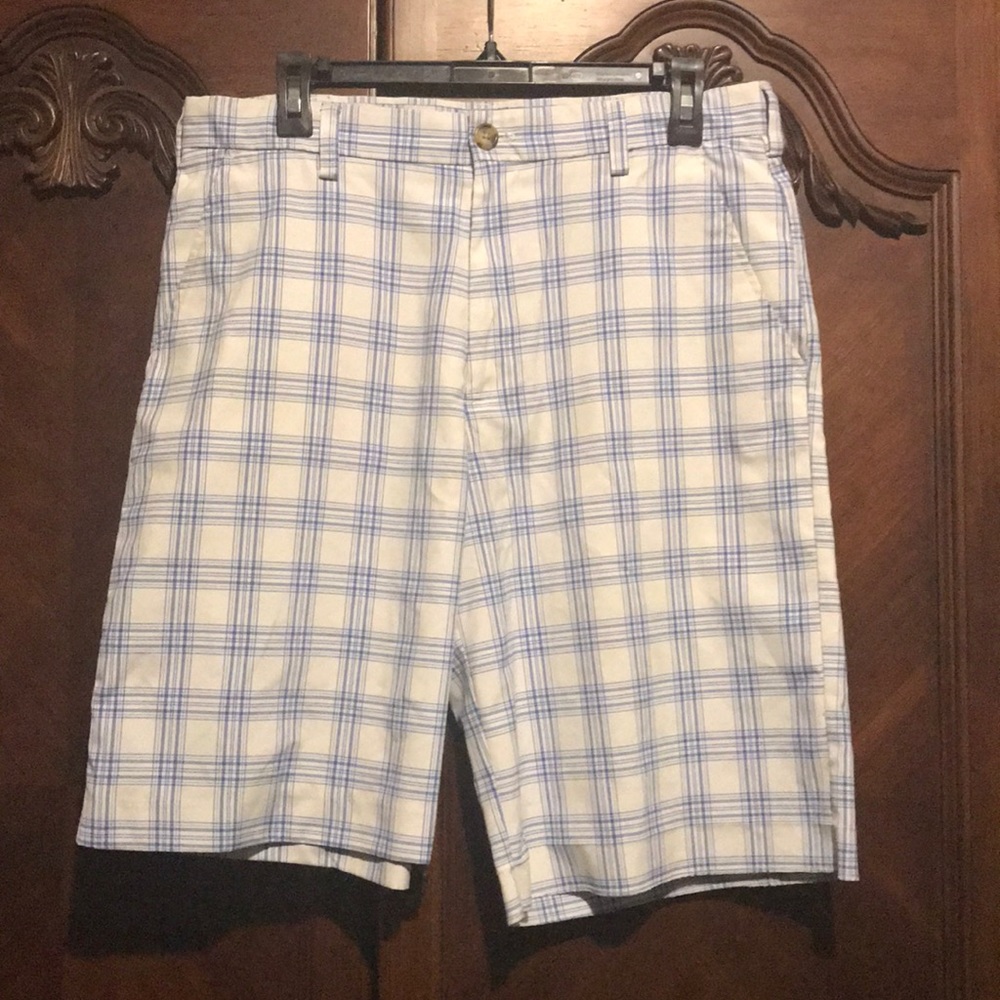 IZOD Men’s Golf Shorts SZ 32